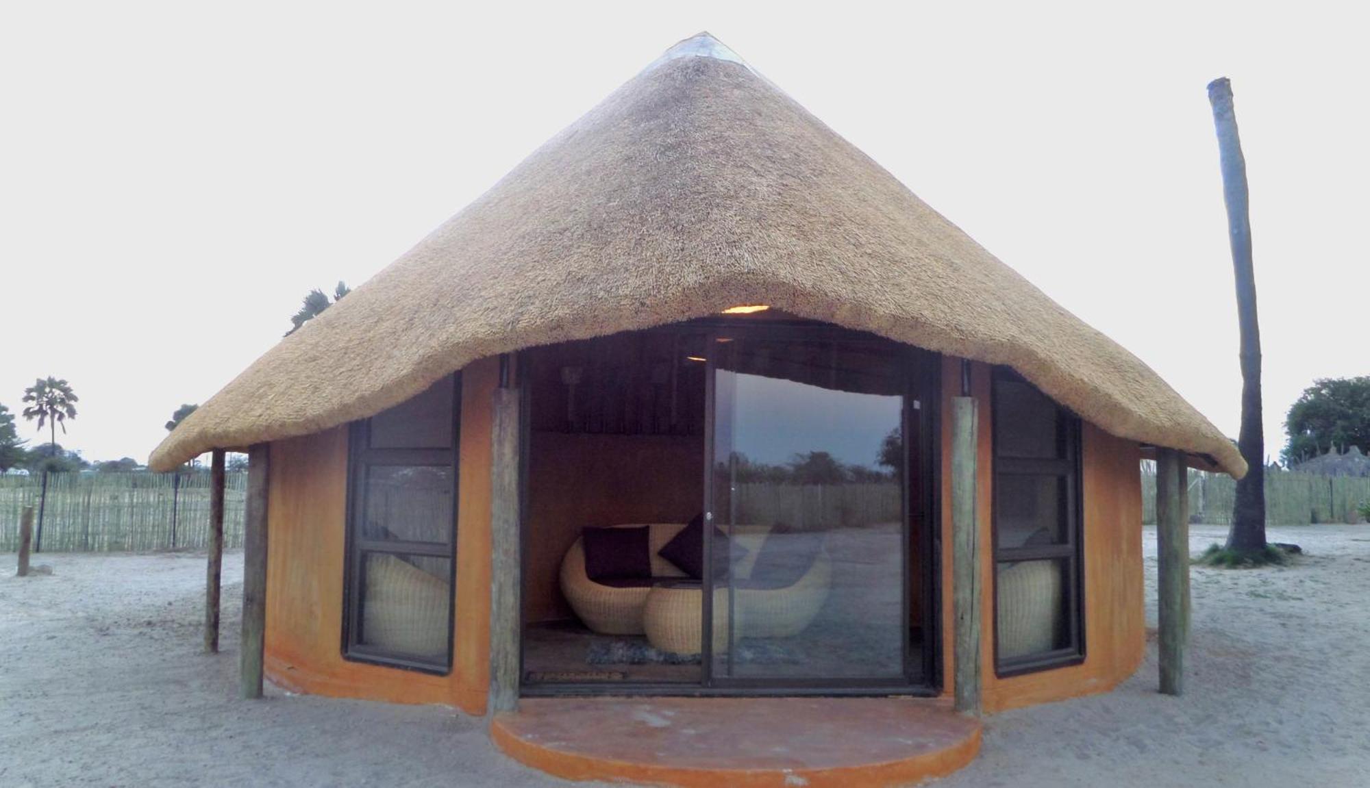 Ongula Village Homestead Lodge Omupumba Стая снимка