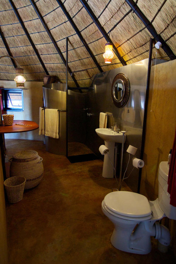 Ongula Village Homestead Lodge Omupumba Екстериор снимка