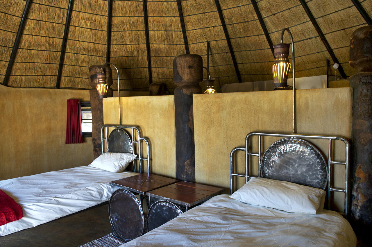 Ongula Village Homestead Lodge Omupumba Екстериор снимка