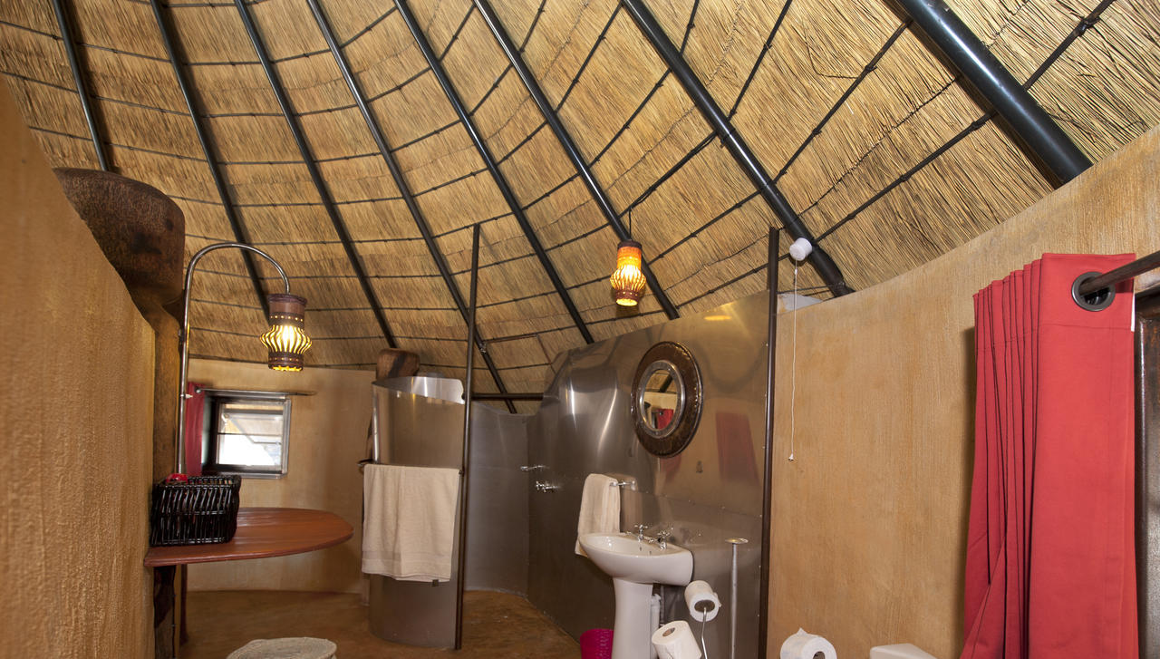 Ongula Village Homestead Lodge Omupumba Стая снимка